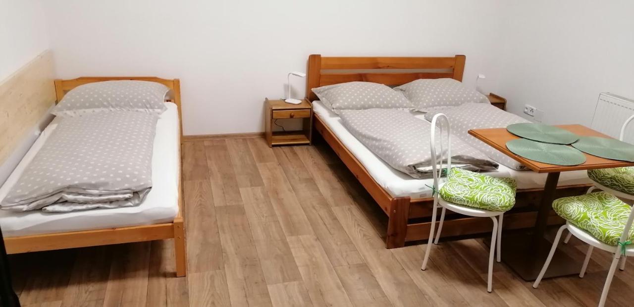 Booking Trzni Decin Exterior photo
